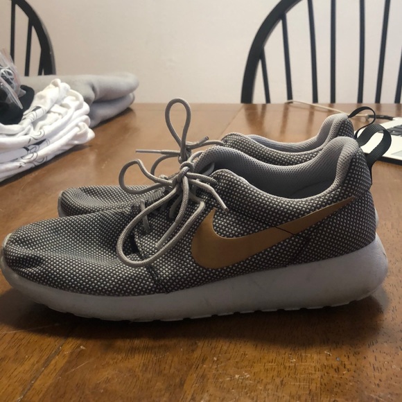 Nike Roshe - Picture 3 of 3